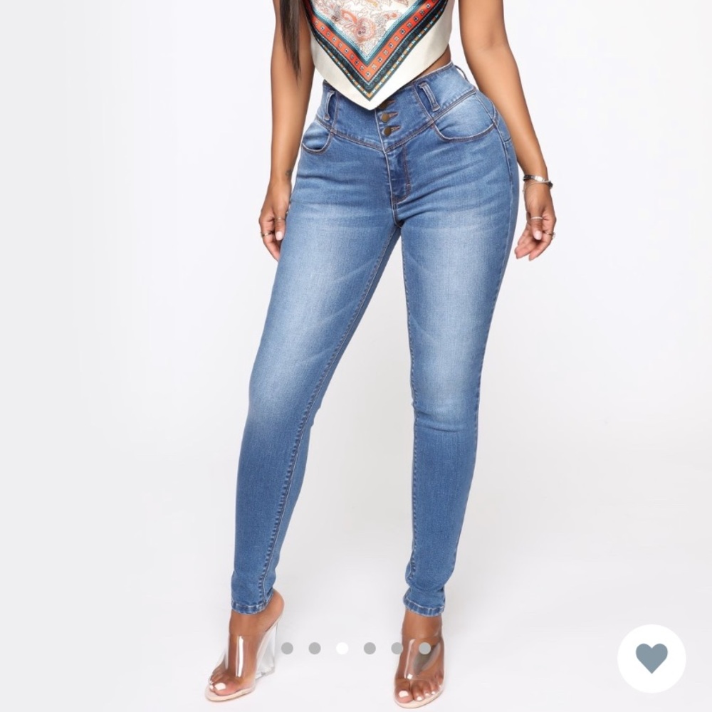 Fashion Nova Butt- On Skinny Jeans